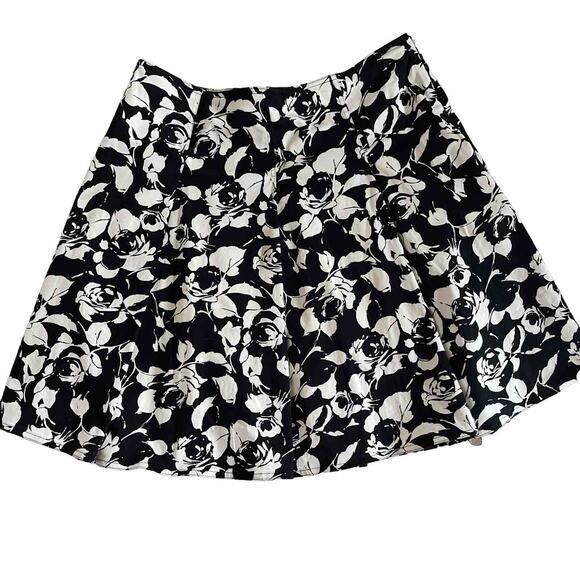 INC Black White Floral Skirt Womens Size 12 A-Line Knee Length Career Stretch - Picture 2 of 5